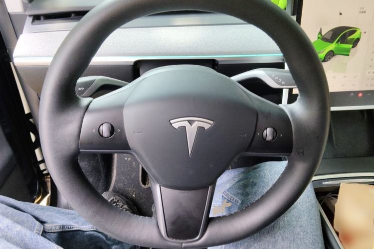 Used Tesla Model Y 2024 Long-Range All-Wheel-Drive Version Steering Wheel