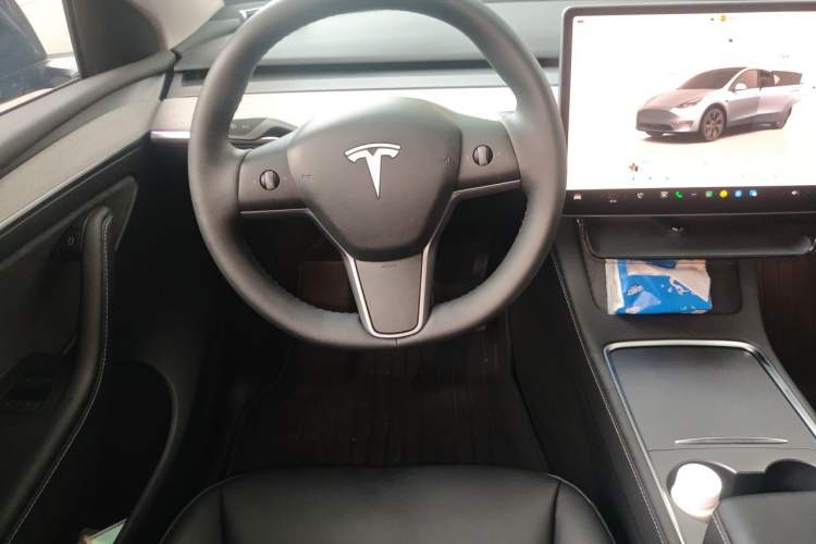 Used Tesla Model Y 2024 Rear-Wheel-Drive Version Steering Wheel