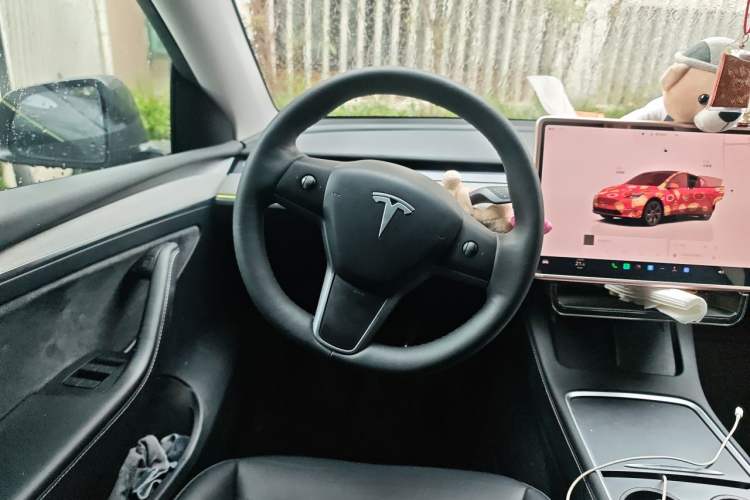 Used Tesla Model Y 2024 Long-Range All-Wheel-Drive Version Steering Wheel