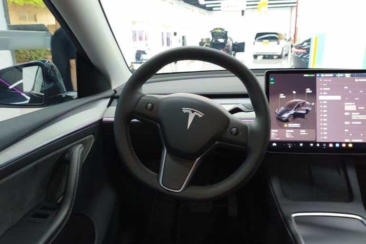 Used Tesla Model Y 2024 Long-Range All-Wheel-Drive Version Steering Wheel