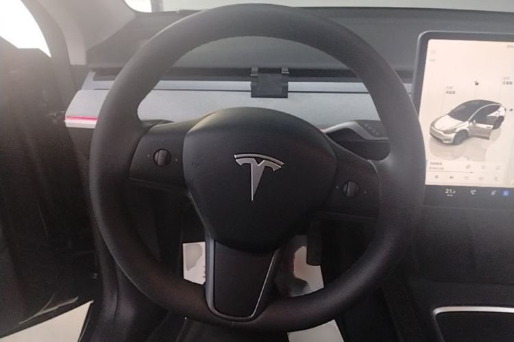 Used Tesla Model Y 2024 Long-Range All-Wheel-Drive Version Steering Wheel
