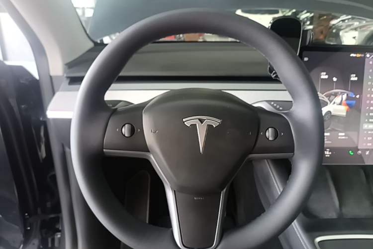Used Tesla Model Y 2024 Rear-Wheel-Drive Version Steering Wheel