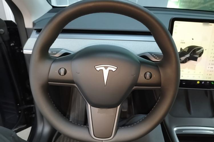 Used Tesla Model Y 2024 Long-Range All-Wheel-Drive Version Steering Wheel