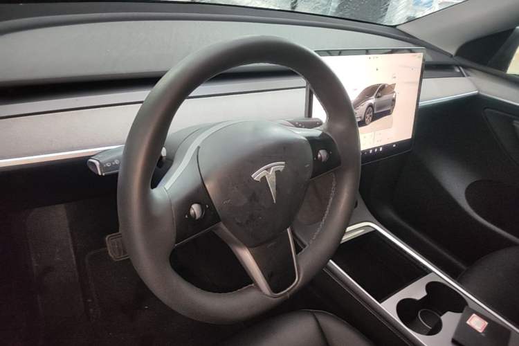 Used Tesla Model Y 2024 Rear-Wheel-Drive Version Steering Wheel
