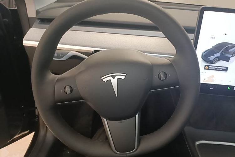 Used Tesla Model Y 2024 Rear-Wheel-Drive Version Steering Wheel