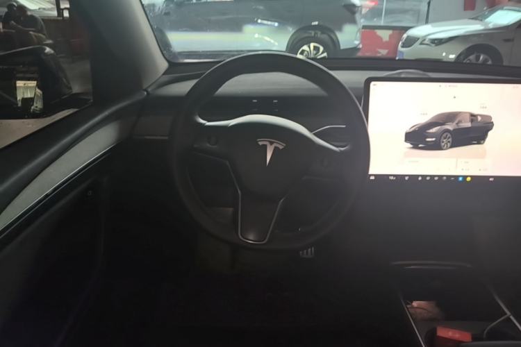 Used Tesla Model Y 2024 Rear-Wheel-Drive Version Steering Wheel