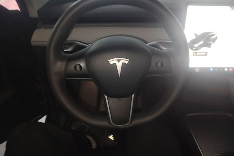 Used Tesla Model Y 2024 Rear-Wheel-Drive Version Steering Wheel
