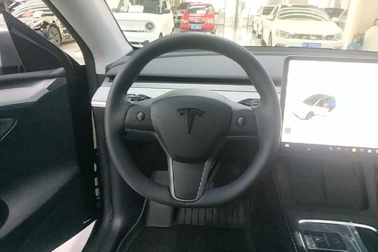 Used Tesla Model Y 2024 Rear-Wheel-Drive Version Steering Wheel