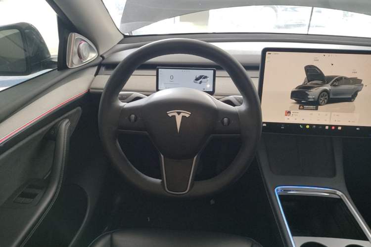 Used Tesla Model Y 2024 Rear-Wheel-Drive Version Steering Wheel