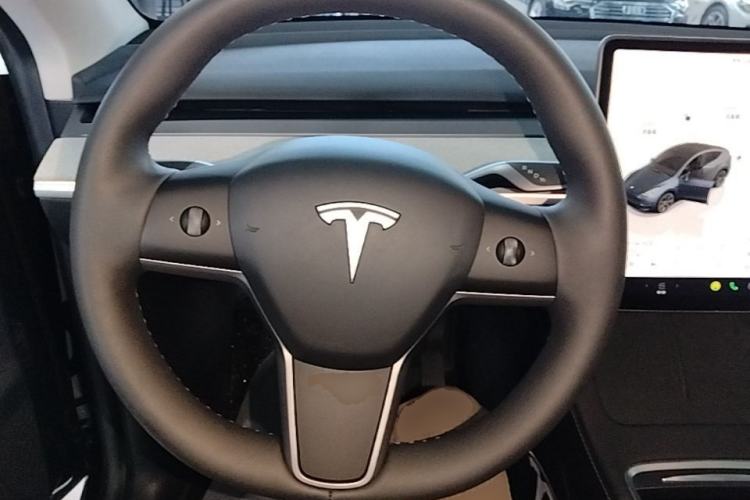 Used Tesla Model Y 2024 Rear-Wheel-Drive Version Steering Wheel