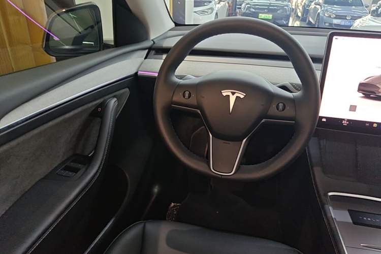 Used Tesla Model Y 2024 Rear-Wheel-Drive Version Steering Wheel