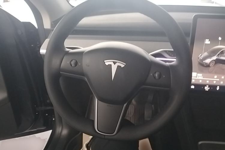 Used Tesla Model Y 2024 Long-Range All-Wheel-Drive Version Steering Wheel