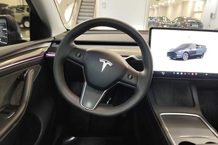 Used Tesla Model Y 2024 Long-Range All-Wheel-Drive Version Steering Wheel