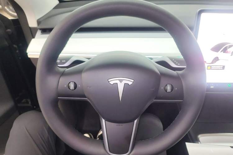 Used Tesla Model Y 2024 Rear-Wheel-Drive Version Steering Wheel