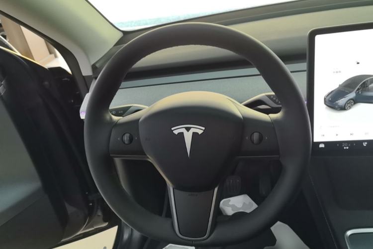 Used Tesla Model Y 2024 Rear-Wheel-Drive Version Steering Wheel