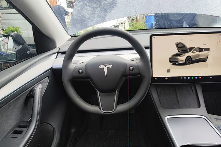 Used Tesla Model Y 2024 Long-Range All-Wheel-Drive Version Steering Wheel