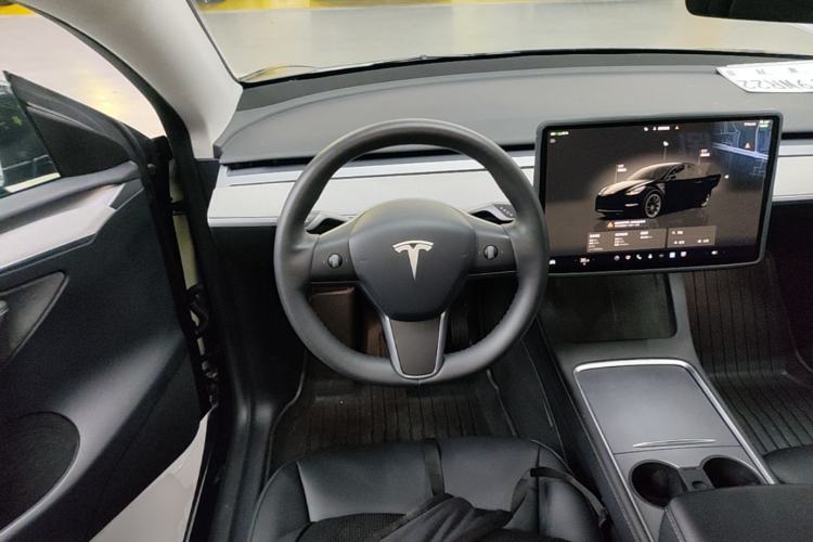 Used Tesla Model Y 2024 Long-Range All-Wheel-Drive Version Steering Wheel