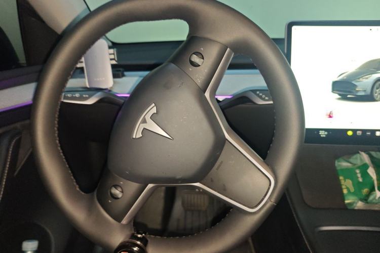 Used Tesla Model Y 2024 Long-Range All-Wheel-Drive Version Steering Wheel