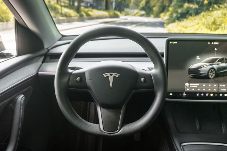Used Tesla Model Y 2024 Rear-Wheel-Drive Version Steering Wheel