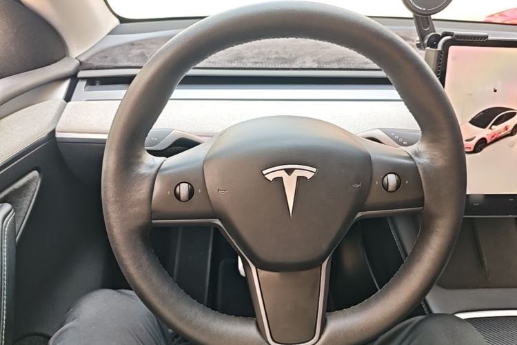 Used Tesla Model Y 2024 Rear-Wheel-Drive Version Steering Wheel