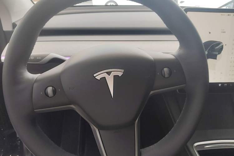 Used Tesla Model Y 2024 Rear-Wheel-Drive Version Steering Wheel