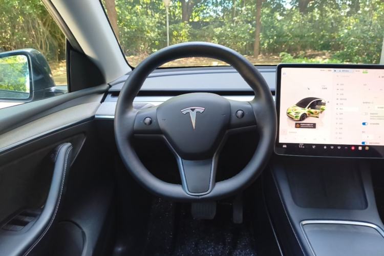 Used Tesla Model Y 2024 Long-Range All-Wheel-Drive Version Steering Wheel