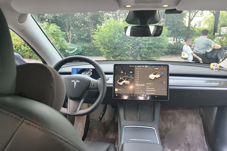 Used Tesla Model Y 2024 Long-Range All-Wheel-Drive Version Steering Wheel