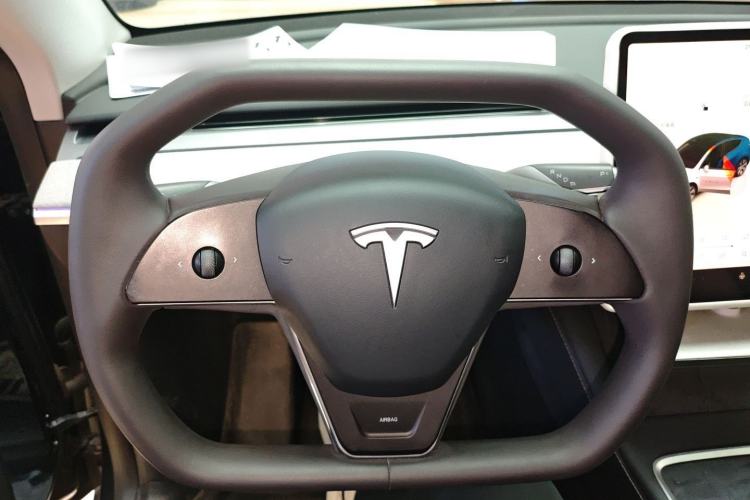 Used Tesla Model Y 2024 Rear-Wheel-Drive Version Steering Wheel