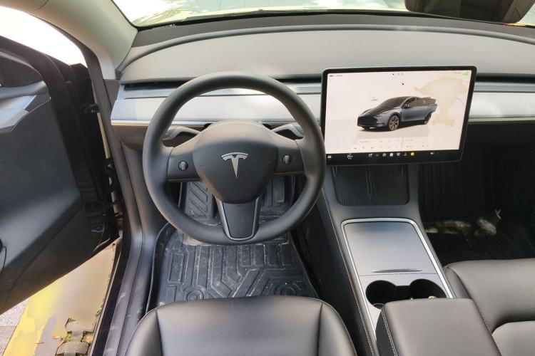 Used Tesla Model Y 2024 Rear-Wheel-Drive Version Steering Wheel