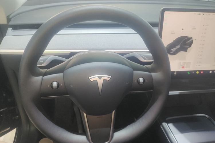 Used Tesla Model Y 2024 Long-Range All-Wheel-Drive Version Steering Wheel