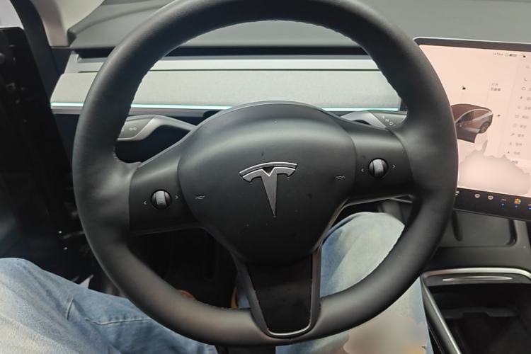 Used Tesla Model Y 2024 Rear-Wheel-Drive Version Steering Wheel