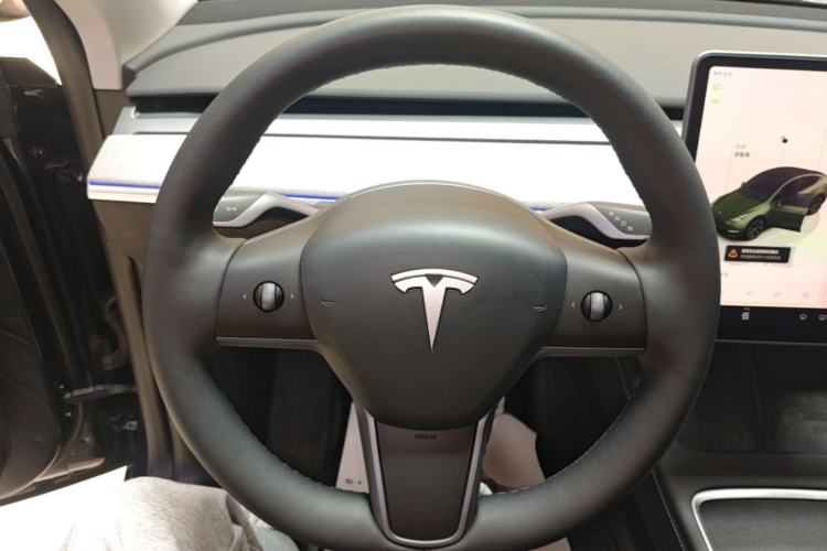 Used Tesla Model Y 2024 Long-Range All-Wheel-Drive Version Steering Wheel