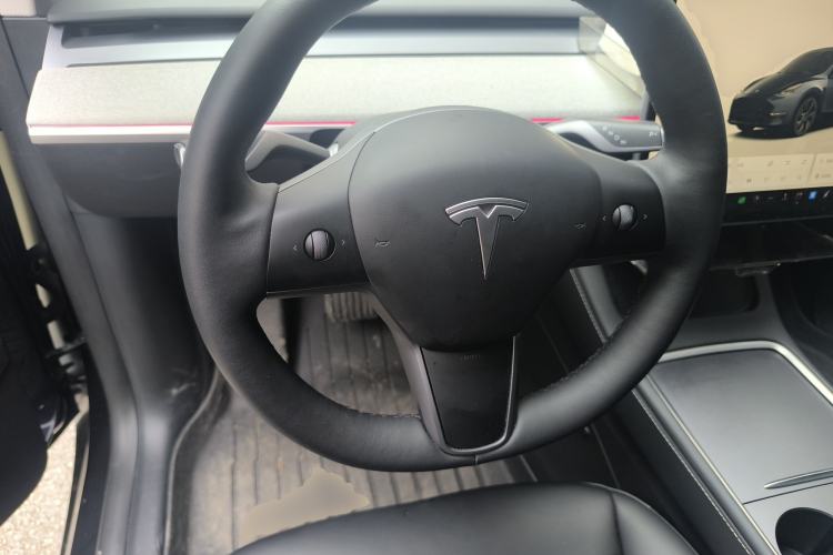 Used Tesla Model Y 2024 Rear-Wheel-Drive Version Steering Wheel