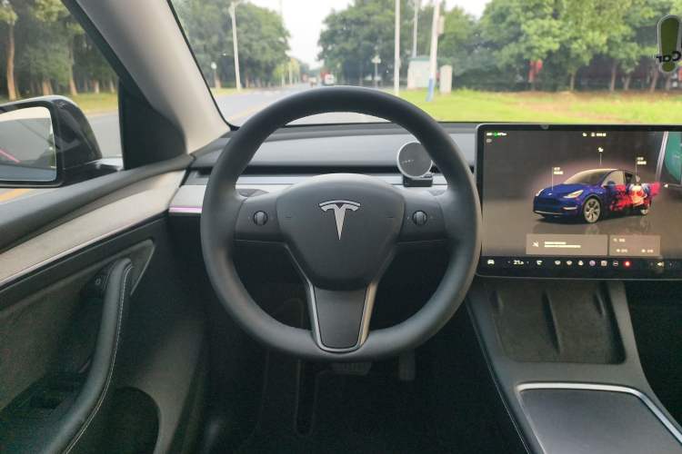 Used Tesla Model Y 2024 Rear-Wheel-Drive Version Steering Wheel