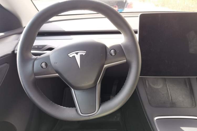 Used Tesla Model Y 2024 Rear-Wheel-Drive Version Steering Wheel