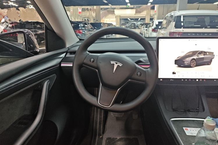 Used Tesla Model Y 2024 Rear-Wheel-Drive Version Steering Wheel