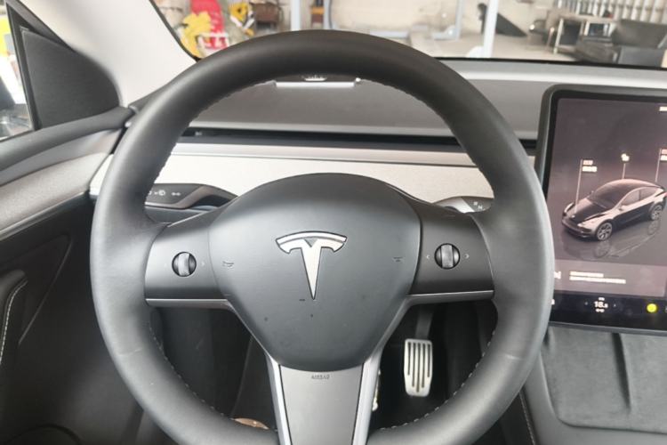 Used Tesla Model Y 2024 Rear-Wheel-Drive Version Steering Wheel