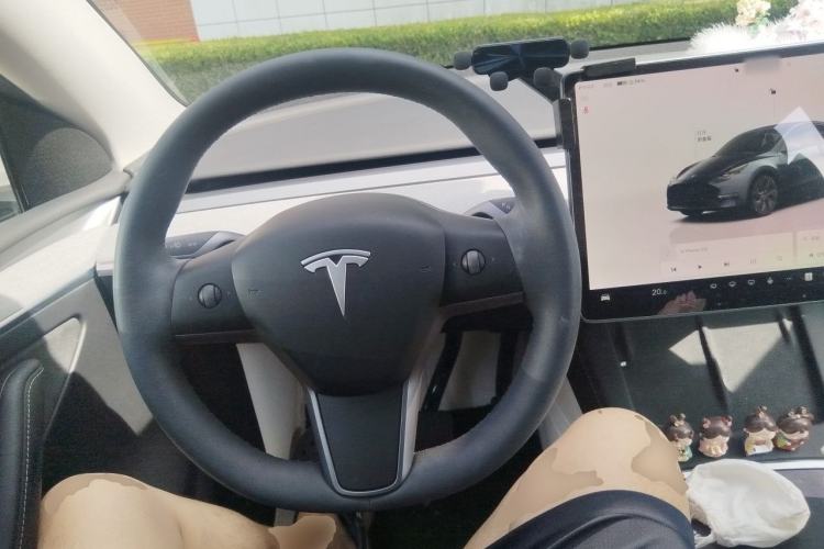 Used Tesla Model Y 2024 Long-Range All-Wheel-Drive Version Steering Wheel