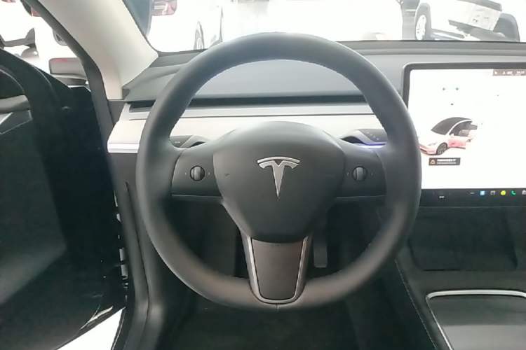 Used Tesla Model Y 2024 Rear-Wheel-Drive Version Steering Wheel