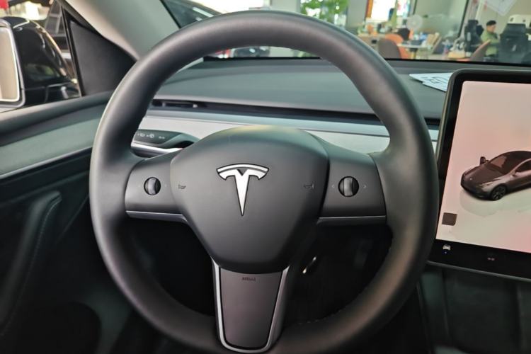 Used Tesla Model Y 2024 Rear-Wheel-Drive Version Steering Wheel