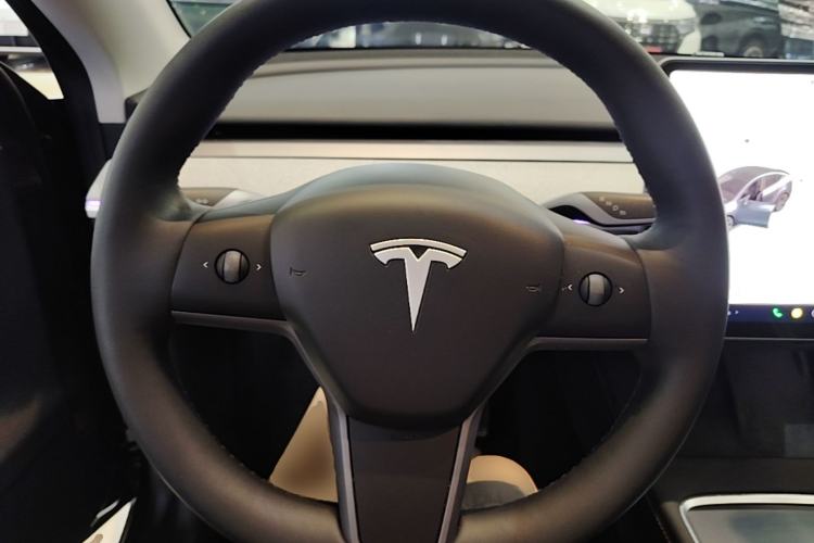 Used Tesla Model Y 2024 Rear-Wheel-Drive Version Steering Wheel