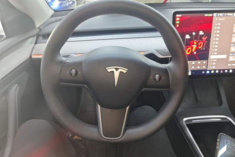 Used Tesla Model Y 2024 Rear-Wheel-Drive Version Steering Wheel