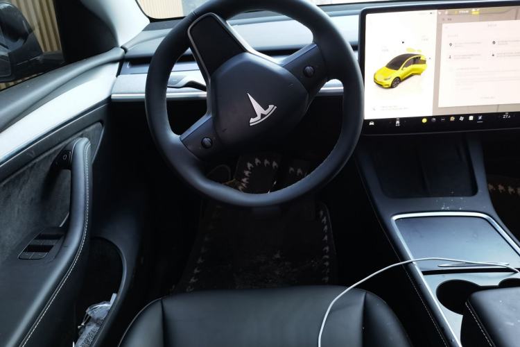 Used Tesla Model Y 2024 Rear-Wheel-Drive Version Steering Wheel