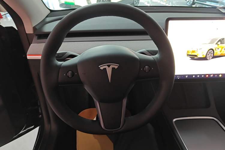 Used Tesla Model Y 2024 Rear-Wheel-Drive Version Steering Wheel