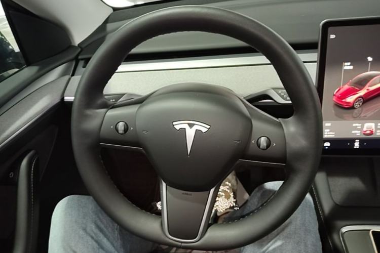 Used Tesla Model Y 2024 Rear-Wheel-Drive Version Steering Wheel