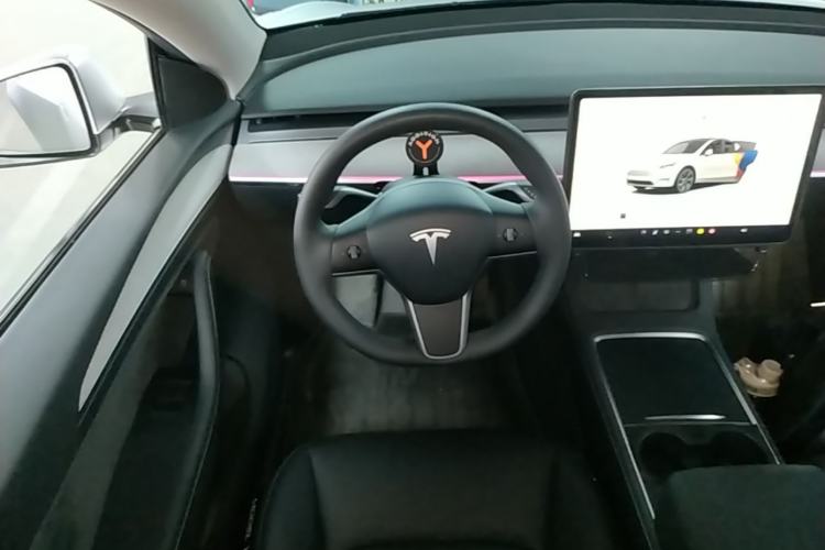 Used Tesla Model Y 2024 Long-Range All-Wheel-Drive Version Steering Wheel