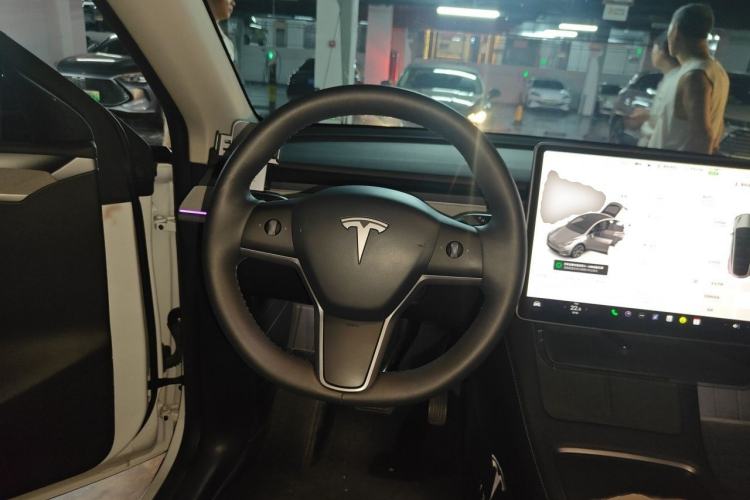 Used Tesla Model Y 2024 Long-Range All-Wheel-Drive Version Steering Wheel