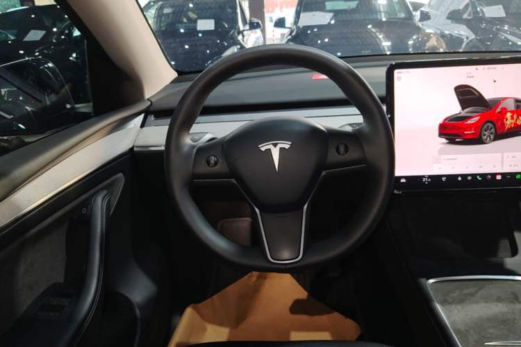 Used Tesla Model Y 2024 Rear-Wheel-Drive Version Steering Wheel