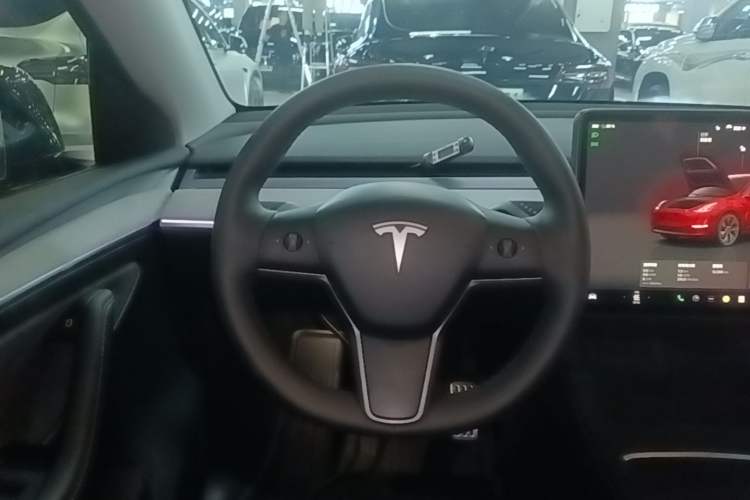 Used Tesla Model Y 2024 Rear-Wheel-Drive Version Steering Wheel
