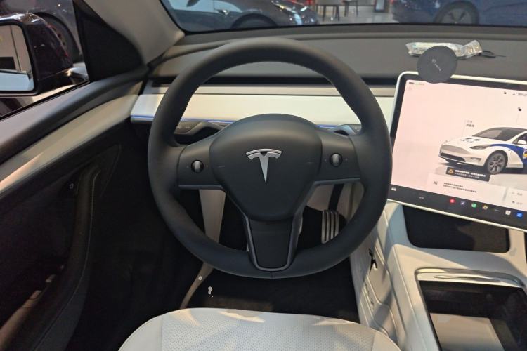 Used Tesla Model Y 2024 Rear-Wheel-Drive Version Steering Wheel